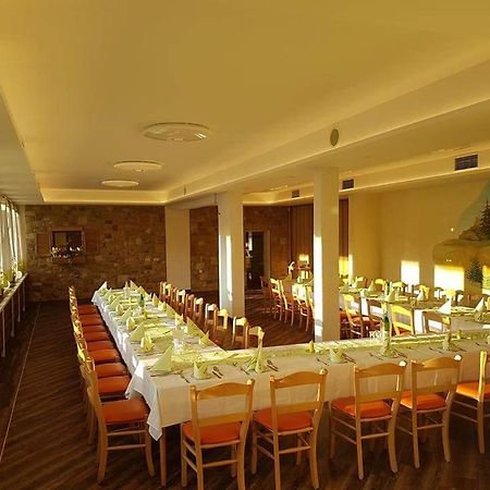 Hotel Fasold Sulzfeld  エクステリア 写真