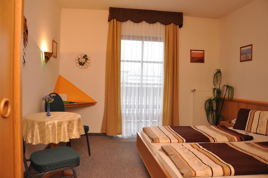 Hotel Fasold Sulzfeld  部屋 写真